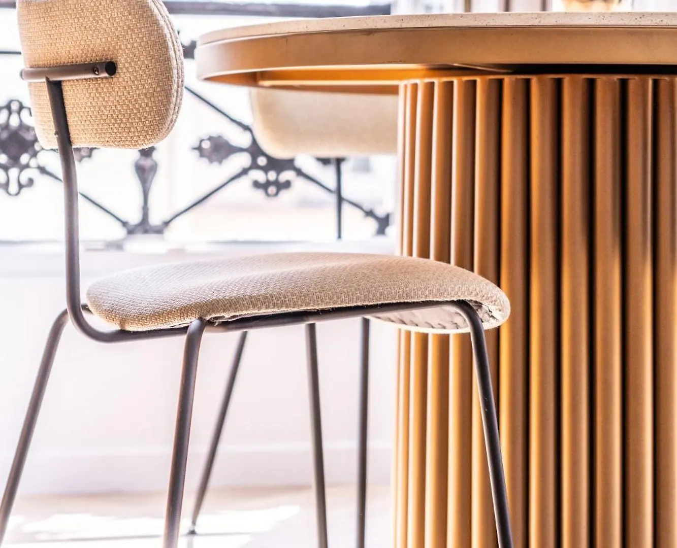 Le Chic Marais Parisien Apartment