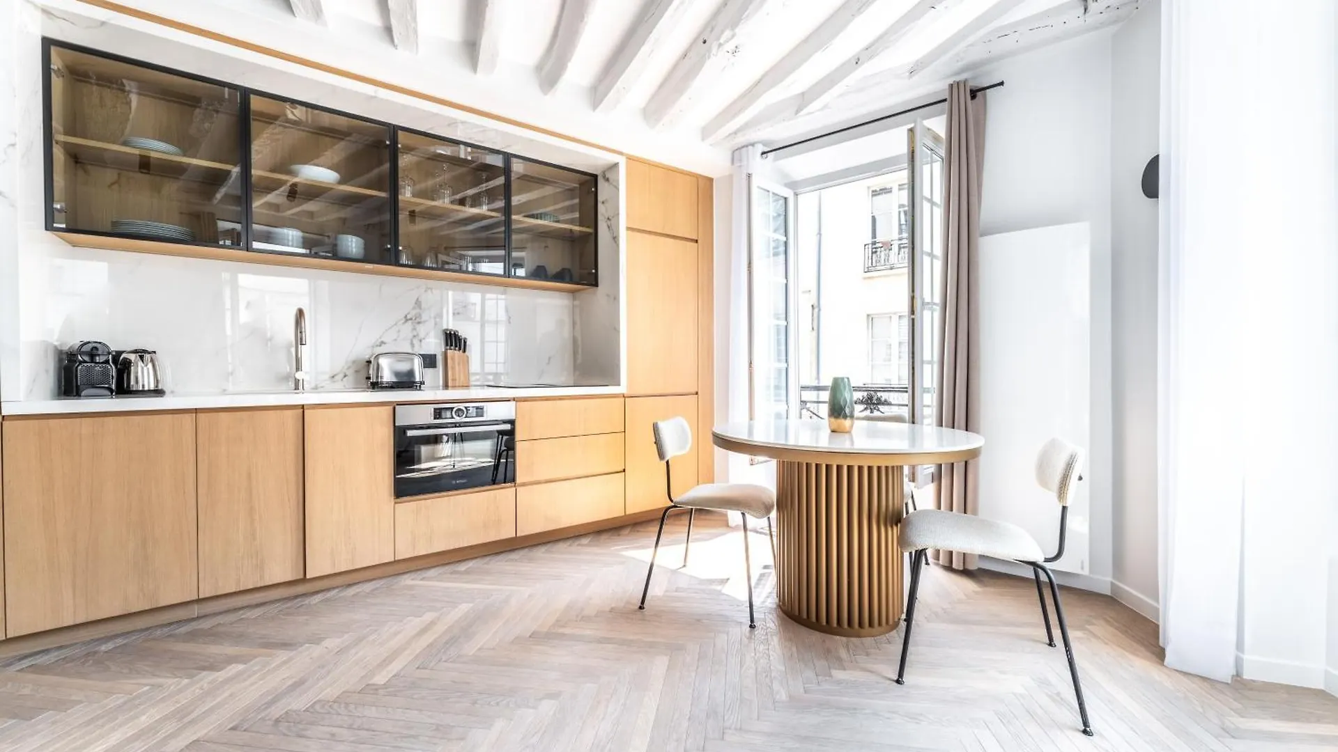 Le Chic Marais Parisien Apartment  Paris
