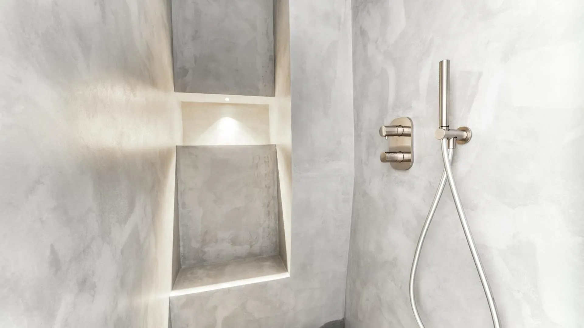 Le Chic Marais Parisien Apartment